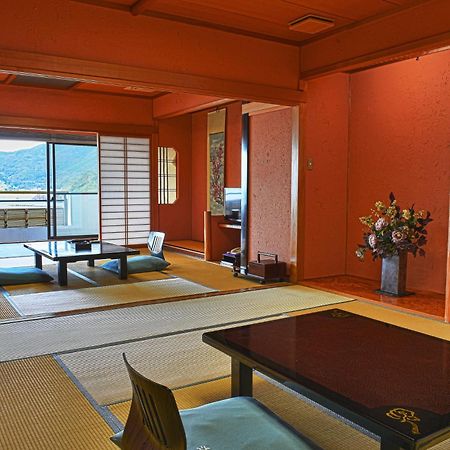 Shin Kaikatei Izumi Hotel Ukuszu Kültér fotó