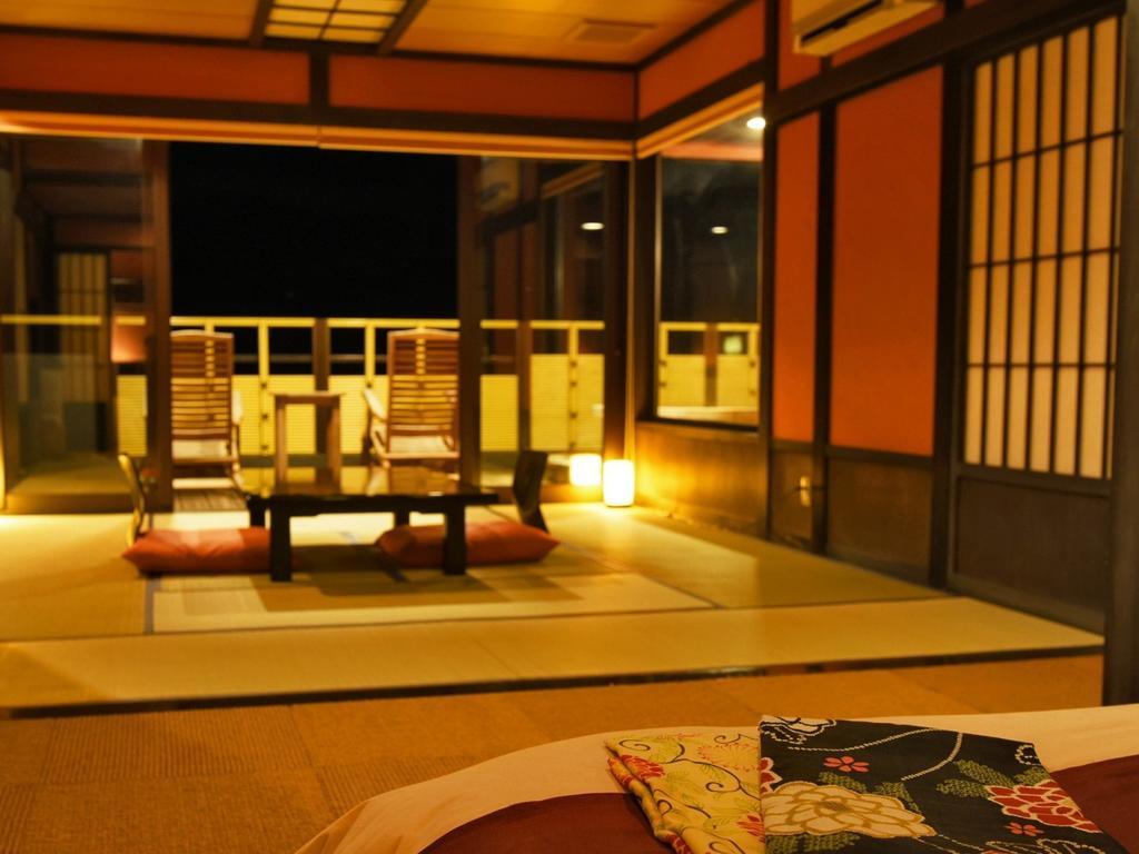 Shin Kaikatei Izumi Hotel Ukuszu Kültér fotó