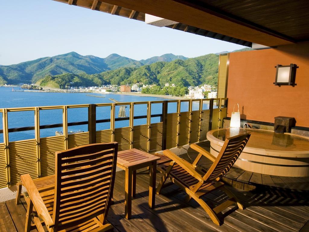Shin Kaikatei Izumi Hotel Ukuszu Kültér fotó