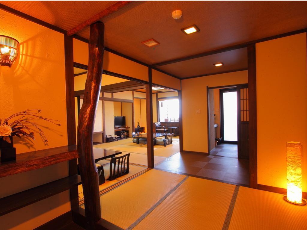 Shin Kaikatei Izumi Hotel Ukuszu Kültér fotó