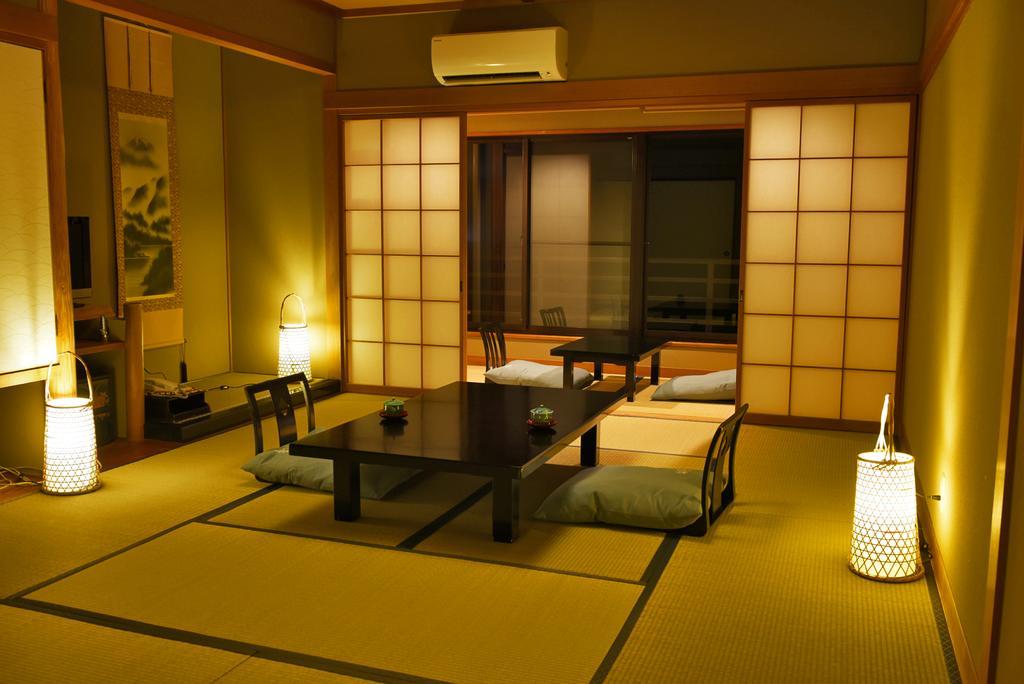 Shin Kaikatei Izumi Hotel Ukuszu Kültér fotó