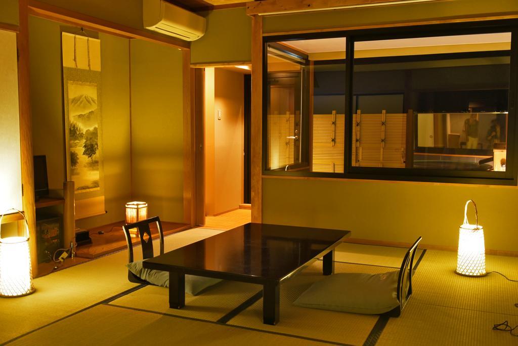 Shin Kaikatei Izumi Hotel Ukuszu Kültér fotó