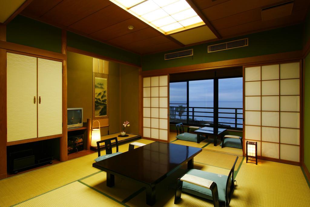 Shin Kaikatei Izumi Hotel Ukuszu Kültér fotó