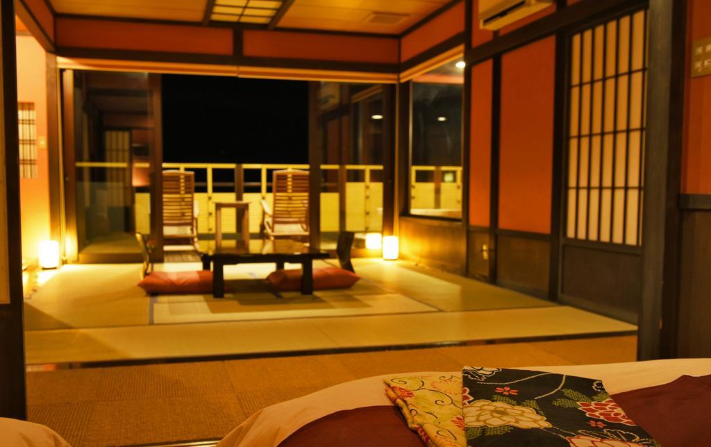 Shin Kaikatei Izumi Hotel Ukuszu Kültér fotó
